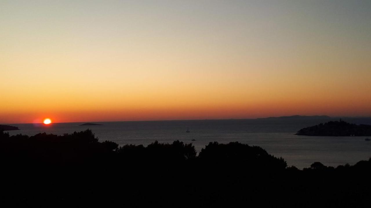 Luminaria Solis Vacation Home Rogoznica  Esterno foto
