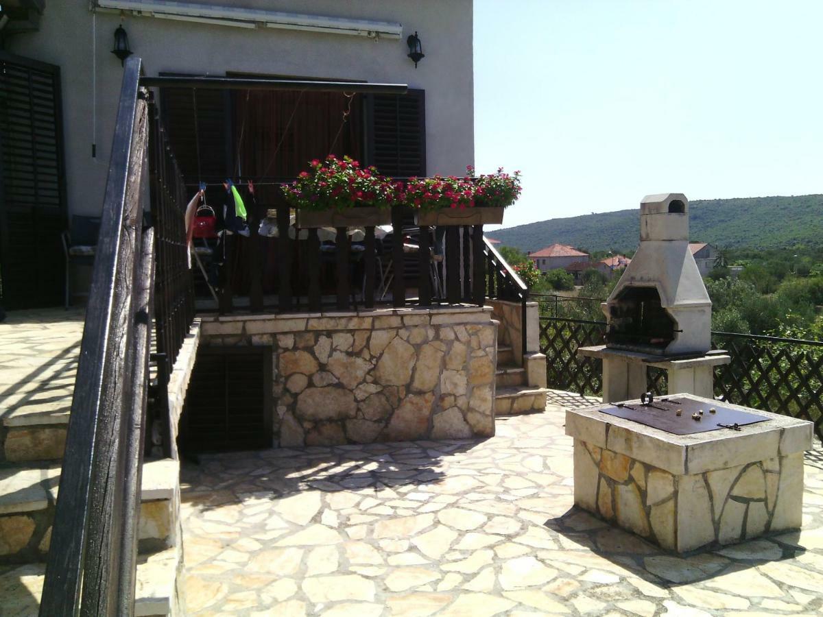 Luminaria Solis Vacation Home Rogoznica  Esterno foto