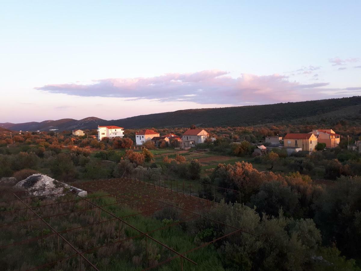 Luminaria Solis Vacation Home Rogoznica  Esterno foto