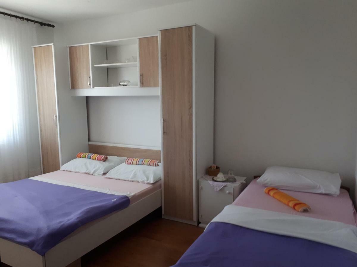 Luminaria Solis Vacation Home Rogoznica  Esterno foto