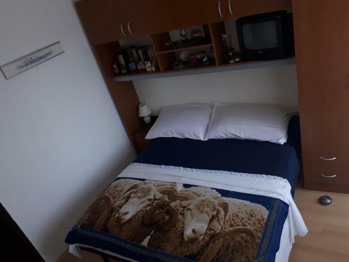 Luminaria Solis Vacation Home Rogoznica  Esterno foto