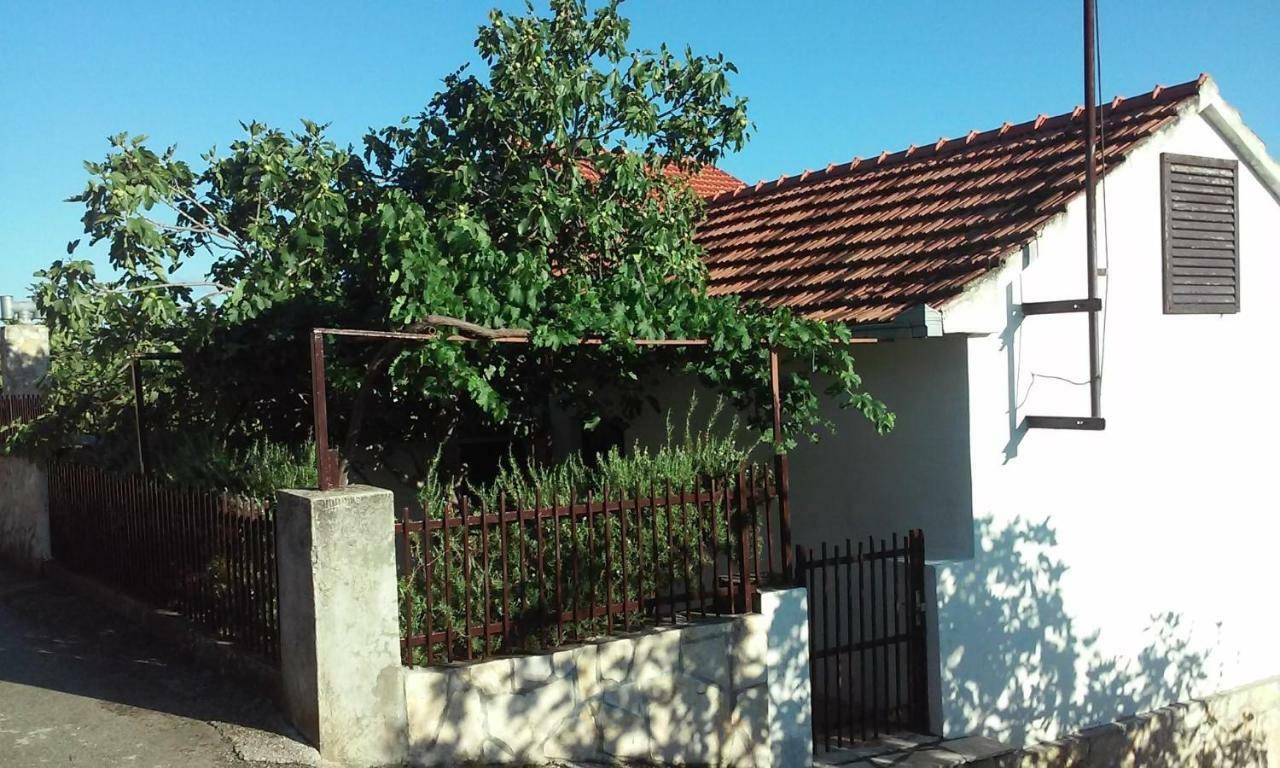 Luminaria Solis Vacation Home Rogoznica  Esterno foto