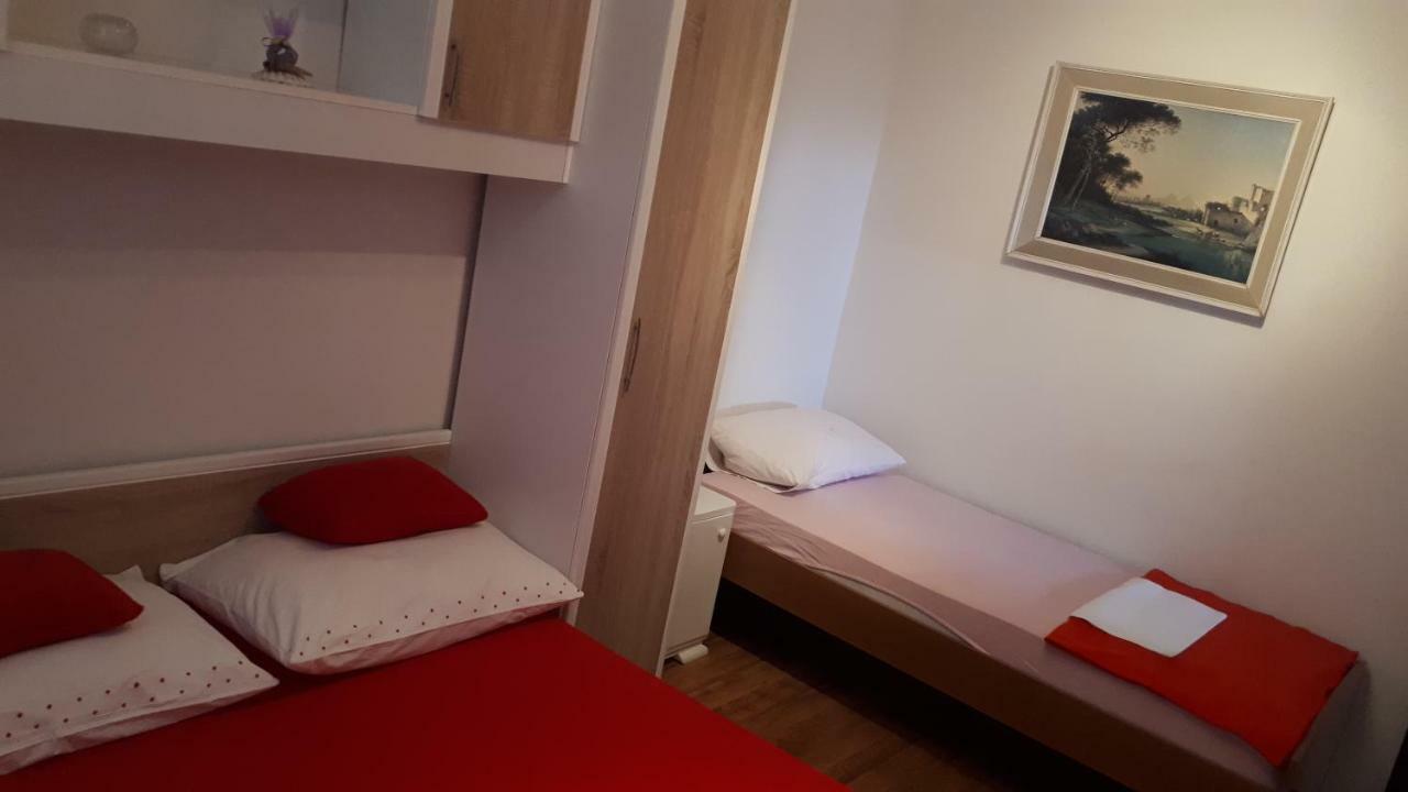 Luminaria Solis Vacation Home Rogoznica  Esterno foto